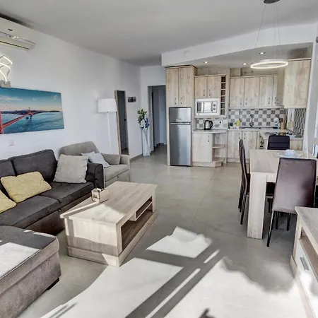 New Sunset - C&g Benal Apartment *